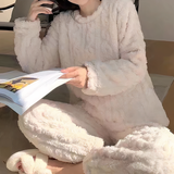 Women's Relaxed Fleece Pajama Set with Long Sleeve Top
